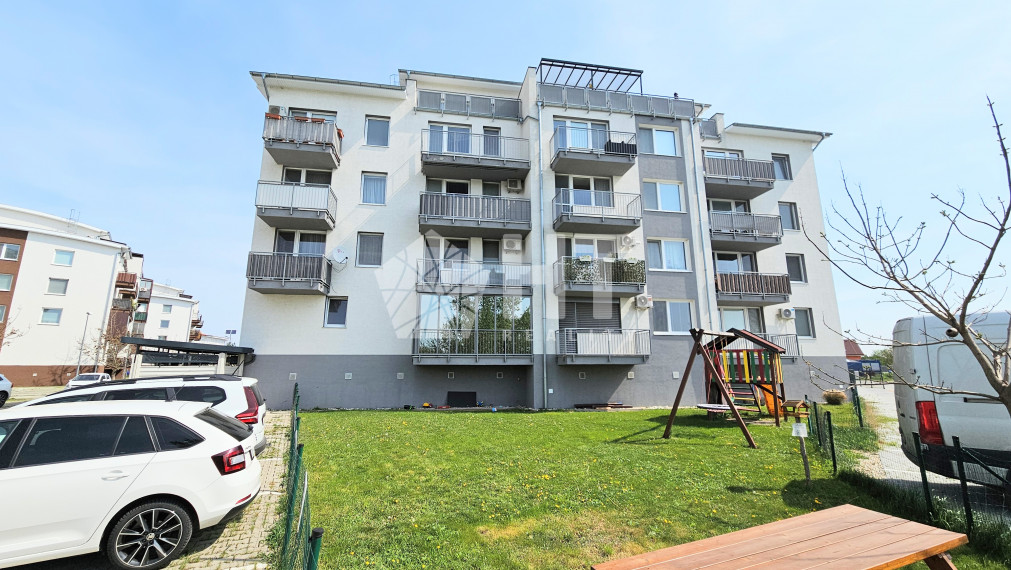 1,5 izbový byt s výhľadom na Malé Karpaty, výmera 39,5 m2 + balkón 7,5 m2