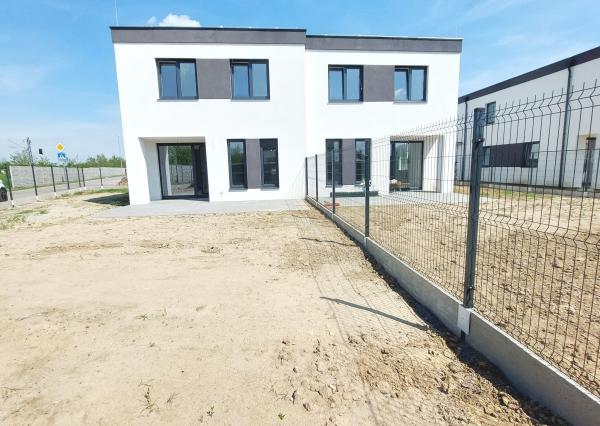 PRIESTRANNÝ 4 IZBOVÝ DOM s úžitkovou plochou 128 m2, POZEMOK 330 m2, Bernolákovo, Chmeľová ul.