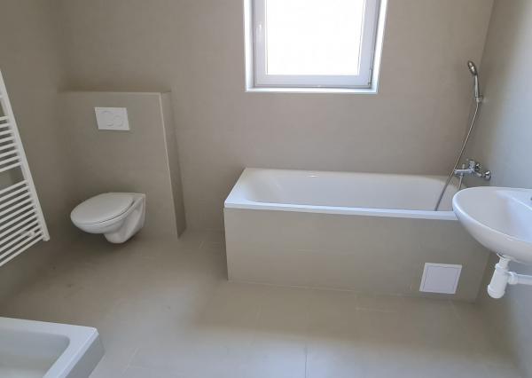 *** PONÚKAME NA PREDAJ posledný 2 izbový byt s priestrannou ÚP až 68m2 ***