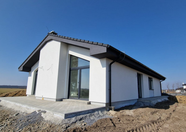 Ponúkame na predaj 5 izbový rodinný dom s ÚP 135,7m2 ,pozemok 663m2, Zohor, Lábska ulica - Kolaudujeme