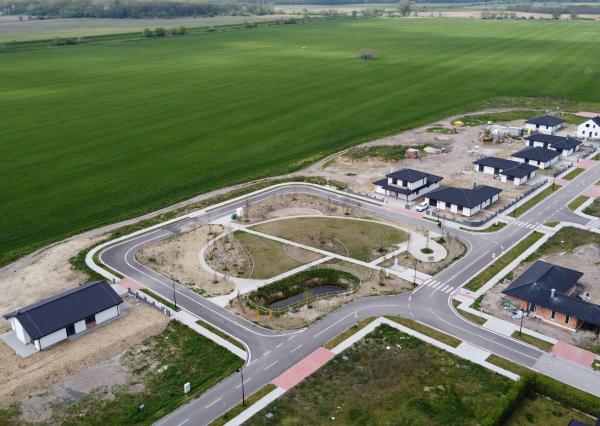 PONÚKAME NA PREDAJ LUXUSNÝ DVOJPODLAŽNÝ RODINNÝ DOM S ÚP 178m2 , pozemok 646m2